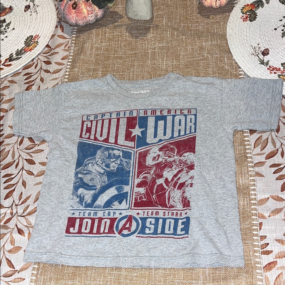 Captain America Civil War Choose Sides Kids Gray T-Shirt Captain America sz7 EUC